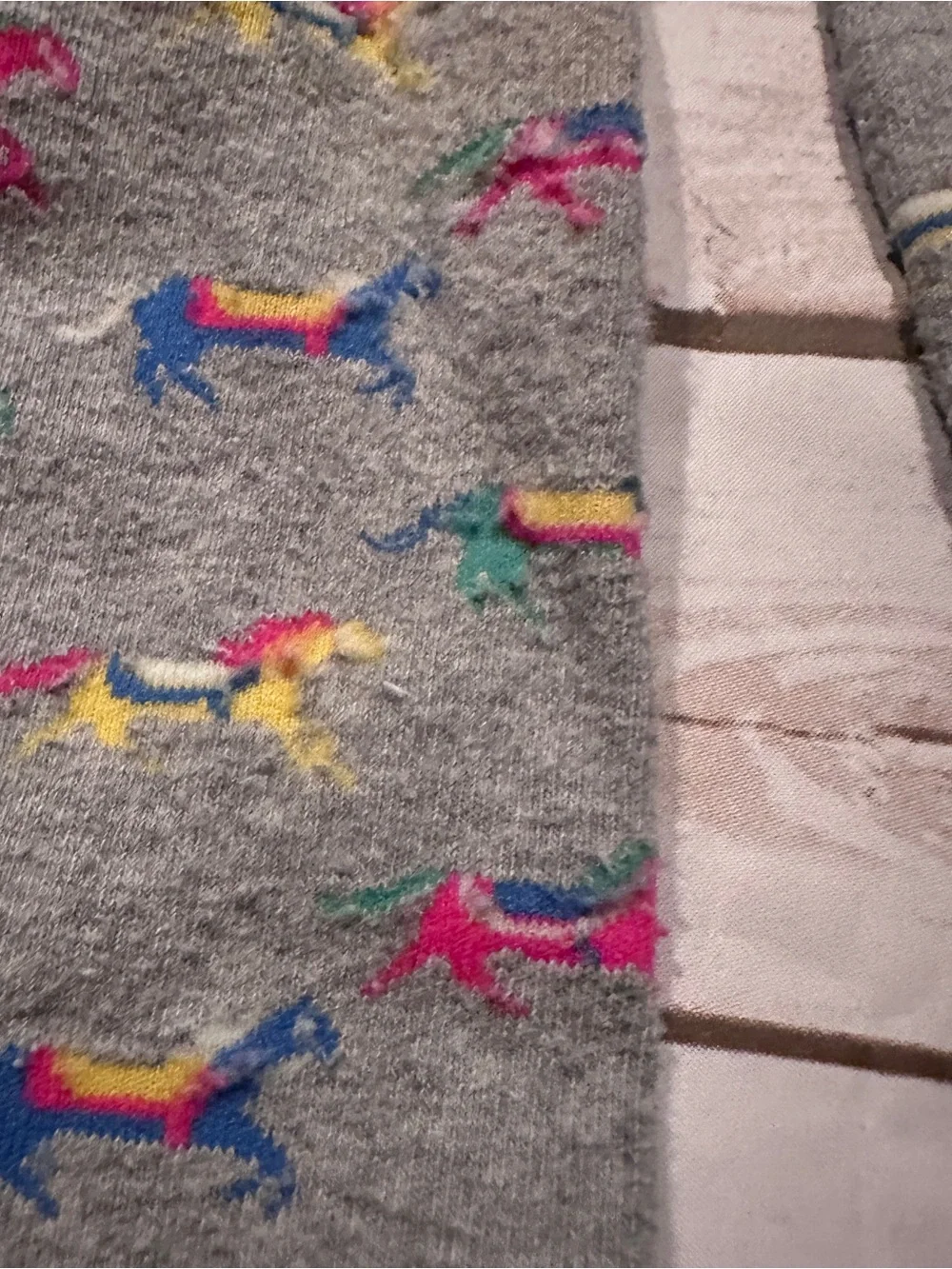 Mini Boden gray tights with multicolored horse print, fair pilling size 3-4Y